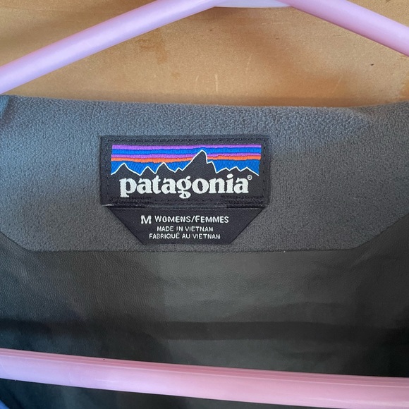 Women’s Patagonia Coat - Picture 7 of 9